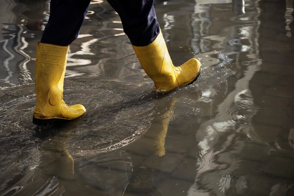 commercial water damage cleanup